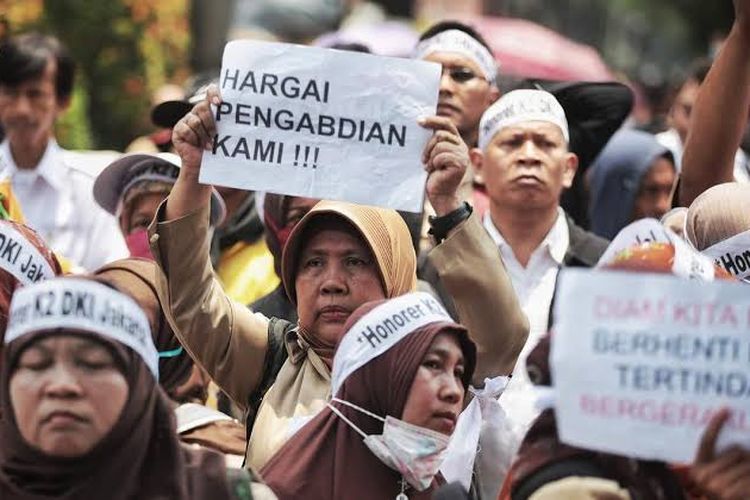 Guru Honorer Akan Dihapus 2027, DPR Minta Pemerintah Siapkan Solusi Jelas