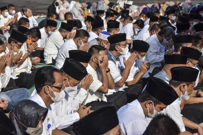 Empat Hal yang Jadi Penghalang Terkabulnya Doa
